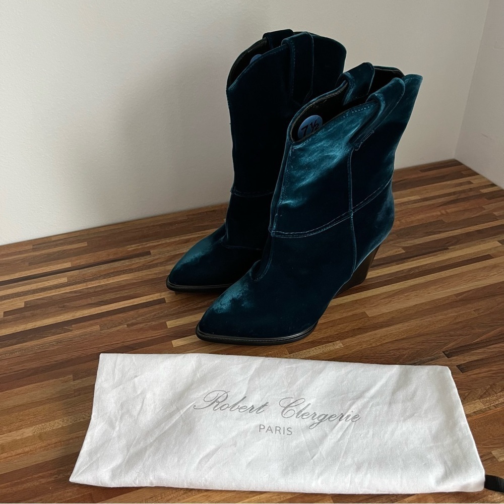 NWT Robert Clergerie Blue Velvet and leather Cowboy boots